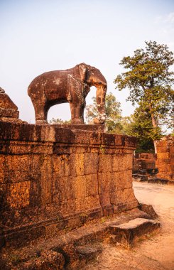 Angkor, Kamboçya 'daki Antik Doğu Mebon Tapınağı
