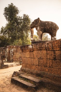 Angkor, Kamboçya 'daki Antik Doğu Mebon Tapınağı