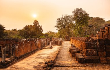 Angkor, Kamboçya 'daki Antik Doğu Mebon Tapınağı