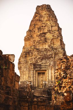 Angkor, Kamboçya 'daki Antik Doğu Mebon Tapınağı
