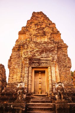 Angkor, Kamboçya 'daki Antik Doğu Mebon Tapınağı