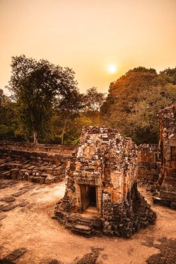 Angkor, Kamboçya 'daki Antik Doğu Mebon Tapınağı