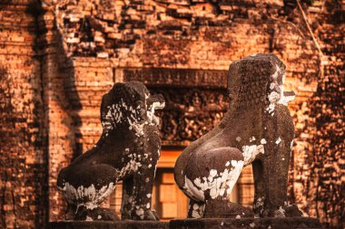 Angkor, Kamboçya 'daki Antik Doğu Mebon Tapınağı