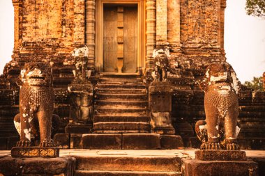 Angkor, Kamboçya 'daki Antik Doğu Mebon Tapınağı