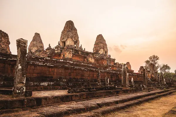 Angkor, Kamboçya 'da Sunset' teki Pre Rup Tapınağı