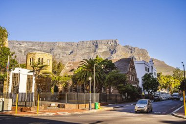 Cape Town, Güney Afrika - 2 Haziran 2025: Güneşli havalarda tarihi şehir merkezi
