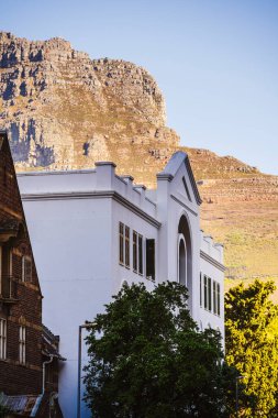 Cape Town, Güney Afrika - 2 Haziran 2025: Güneşli havalarda tarihi şehir merkezi