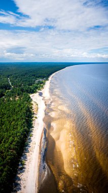 Riga Körfezi kıyısı yukarıdan, Letonya