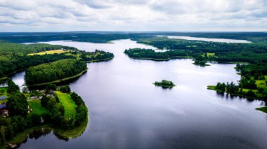 Yazın Aukstaitija Ulusal Parkı 'nın hava aracı görüntüsü, Litvanya