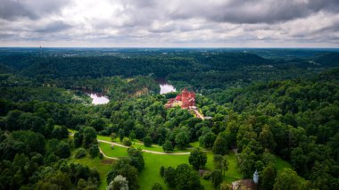 Yazın Letonya 'da Turaida Manzarası