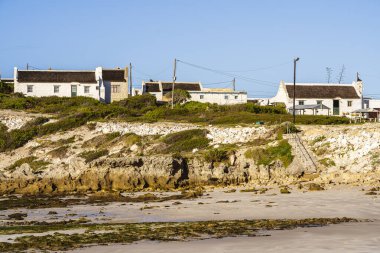 Arniston, Güney Afrika - 1 Haziran 2025: Resimli sahil köyü