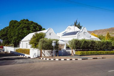 Prens Albert, Güney Afrika - 5 Haziran 2025: Güneşli havalarda tarihi Karoo Köyü