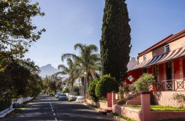 Tulbagh, Güney Afrika - 2 Temmuz 2025: Güneşli havalarda tarihi köy