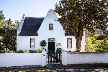 Tulbagh, Güney Afrika - 2 Temmuz 2025: Güneşli havalarda tarihi köy