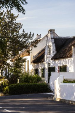 Tulbagh, Güney Afrika - 2 Temmuz 2025: Güneşli havalarda tarihi köy