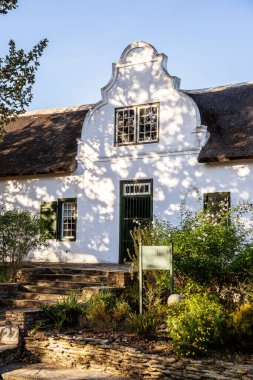 Tulbagh, Güney Afrika - 2 Temmuz 2025: Güneşli havalarda tarihi köy