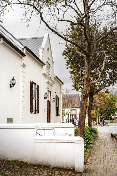 Boschendal, Güney Afrika - 3 Haziran 2025: Franschhoek yakınlarındaki tarihi üzüm bağı