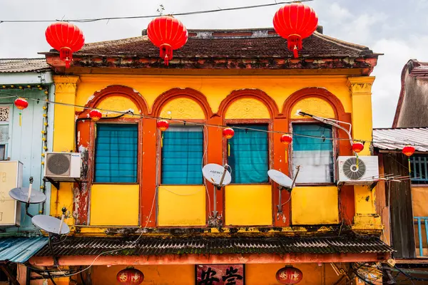 Kuala Terengganu, Malezya - 5 Şubat 2025: Bulutlu havada tarihi merkez, HDR Görüntü