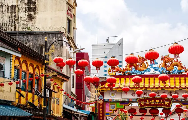 Kuala Terengganu, Malezya - 5 Şubat 2025: Bulutlu havada tarihi merkez, HDR Görüntü