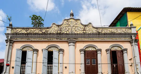 Kuala Terengganu, Malezya - 5 Şubat 2025: Bulutlu havada tarihi merkez, HDR Görüntü