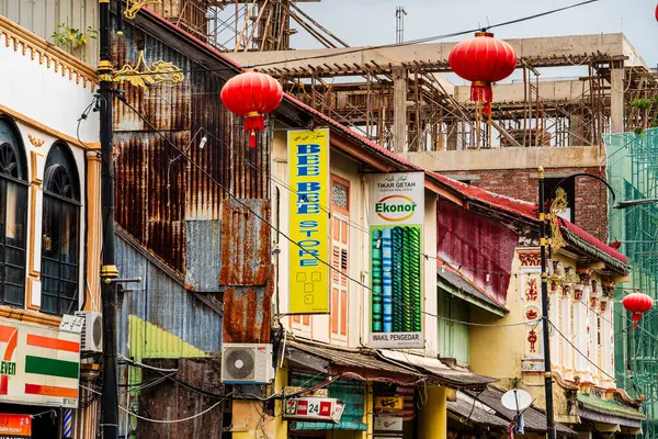 Kuala Terengganu, Malezya - 5 Şubat 2025: Bulutlu havada tarihi merkez, HDR Görüntü