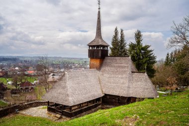 Budesti Kilisesi, Romanya 'da Aziz Niklas' a ithaf edilmiştir.
