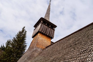 Budesti Kilisesi, Romanya 'da Aziz Niklas' a ithaf edilmiştir.