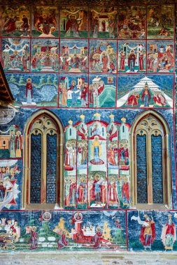 Sucevita, Romanya - 20 Nisan 2025: Baharda Manastır Manastırı