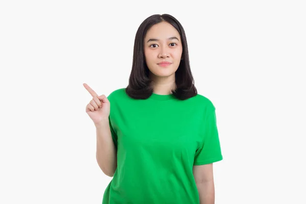 Asiatisk Kvinna Pekar Finger Höger Sida Med Produkt Eller Tom — Stockfoto