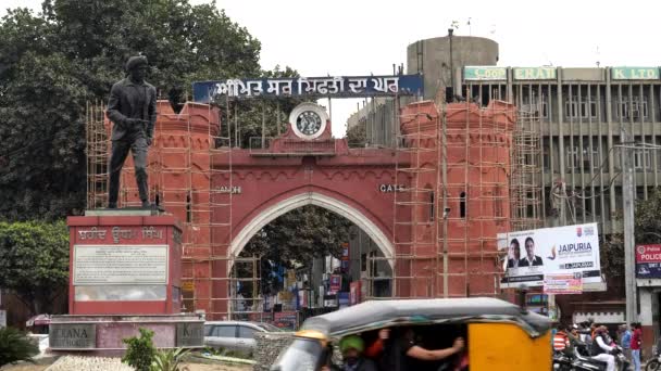 Amritsar India Marzo 2019 Una Estatua Udham Singh Fuera Puerta — Vídeo de stock