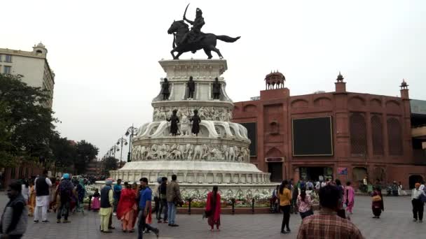 Amritsar Índia Março 2019 Uma Estátua Maharaja Ranjit Singh Amritsar — Vídeo de Stock