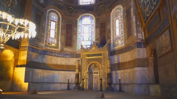 イスタンブール トルコ 2019 イスタンブール トルコのハギア ソフィアモスクの正面にあるミフラブの傾斜クリップ — ストック動画