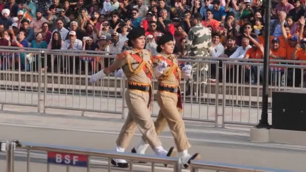 Amritsar Índia Março 2019 180P Clip Câmera Lenta Soldados Marchando — Vídeo de Stock
