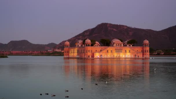 Uma Ampla Vista Palácio Água Iluminado Jal Mahal Jaipur Índia — Vídeo de Stock