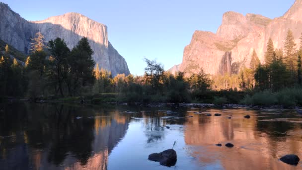 Solnedgang Skud Capitan Brude Slør Falder Fra Dalen Udsigt Yosemite – Stock-video