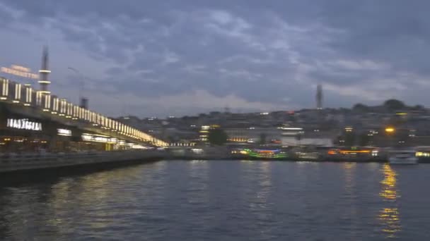 Istanbul Turquía Mayo 2019 Tiro Panorámico Atardecer Desde Puente Galata — Vídeos de Stock