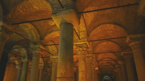 Istanbul Turkey May 2019 Panning Shot Basilica Cistern Arches Columns — Stock Video