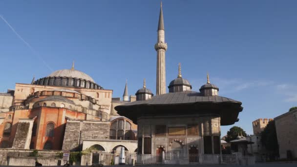 Ранкова Стрілянина Старовинної Мечеті Фонтану Hagia Sophia Істанбулі Індичка — стокове відео