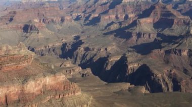 Arizona 'daki Grand Canyon Ulusal Parkı' ndaki Yavapai Point 'ten Büyük Kanyon' a sabahın erken saatlerinde.