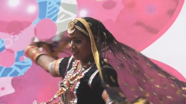 Джайпур Индия Марта 2019 Года Замедленная Съемка Танцовщицы Держащей Вуаль — стоковое видео