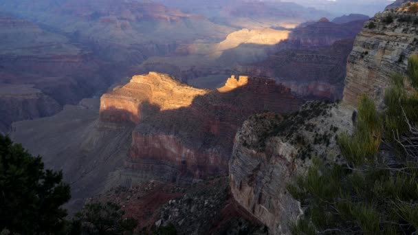 Sol Rompe Através Nuvem Para Iluminar Parte Canyon Grande Ponto — Vídeo de Stock