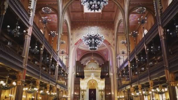 Budapest Hungría Mayo 2019 Incline Clip Hermosa Nave Gran Sinagoga — Vídeos de Stock