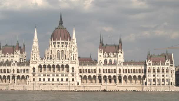 Links Deel Van Het Hongaarse Parlement Begroting Hongerig — Stockvideo