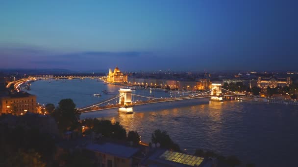 Budapeşte Deki Tuna Nehri Nin Klibinde Alacakaranlık Zumu Hungary — Stok video