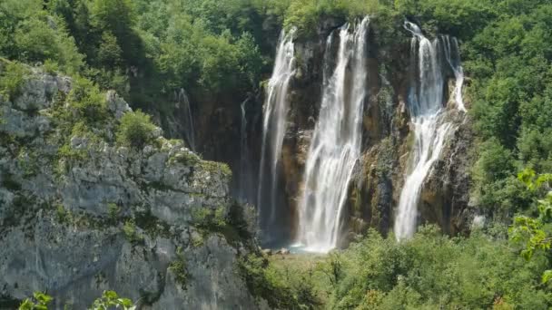 Övre Delen Veliki Smäll Vattenfall Vid Plitvicesjöar Nationalpark Kroatia Parkerna — Stockvideo