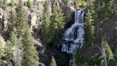 Wyoming, ABD 'deki Yellowstone Ulusal Parkı' nın yüksek açılı manzarası