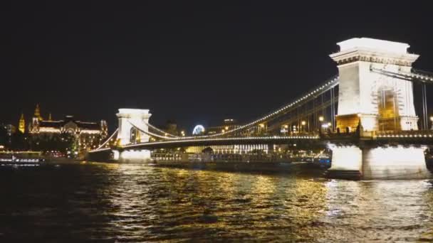 Budapeşte Bir Bahar Gecesi Köprü Kenarına Zum Yap Hungary — Stok video