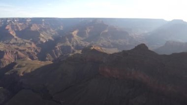 Arizona 'daki Büyük Kanyon Ulusal Parkı' nın Mather Point 'inden sola dön.