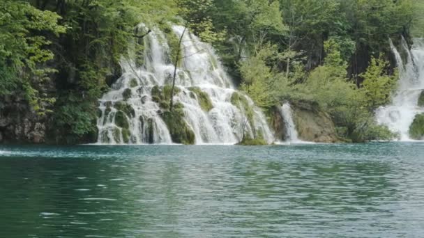 Slow Motion Wide Angle Pan Milanovacki Slap Waterfall Plitvice Lakes — Stock Video
