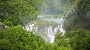 Hırvatistan 'daki Plitvice Gölleri Ulusal Parkı' nda veliki şelalesinin zaman aşımına uğrayıp düşmesi
